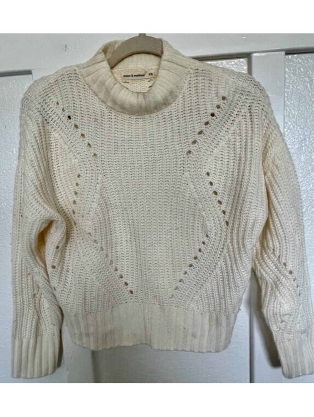Moon & Madison Womens Cable Knit Cream Color Sweater Mock Neck Size XS.